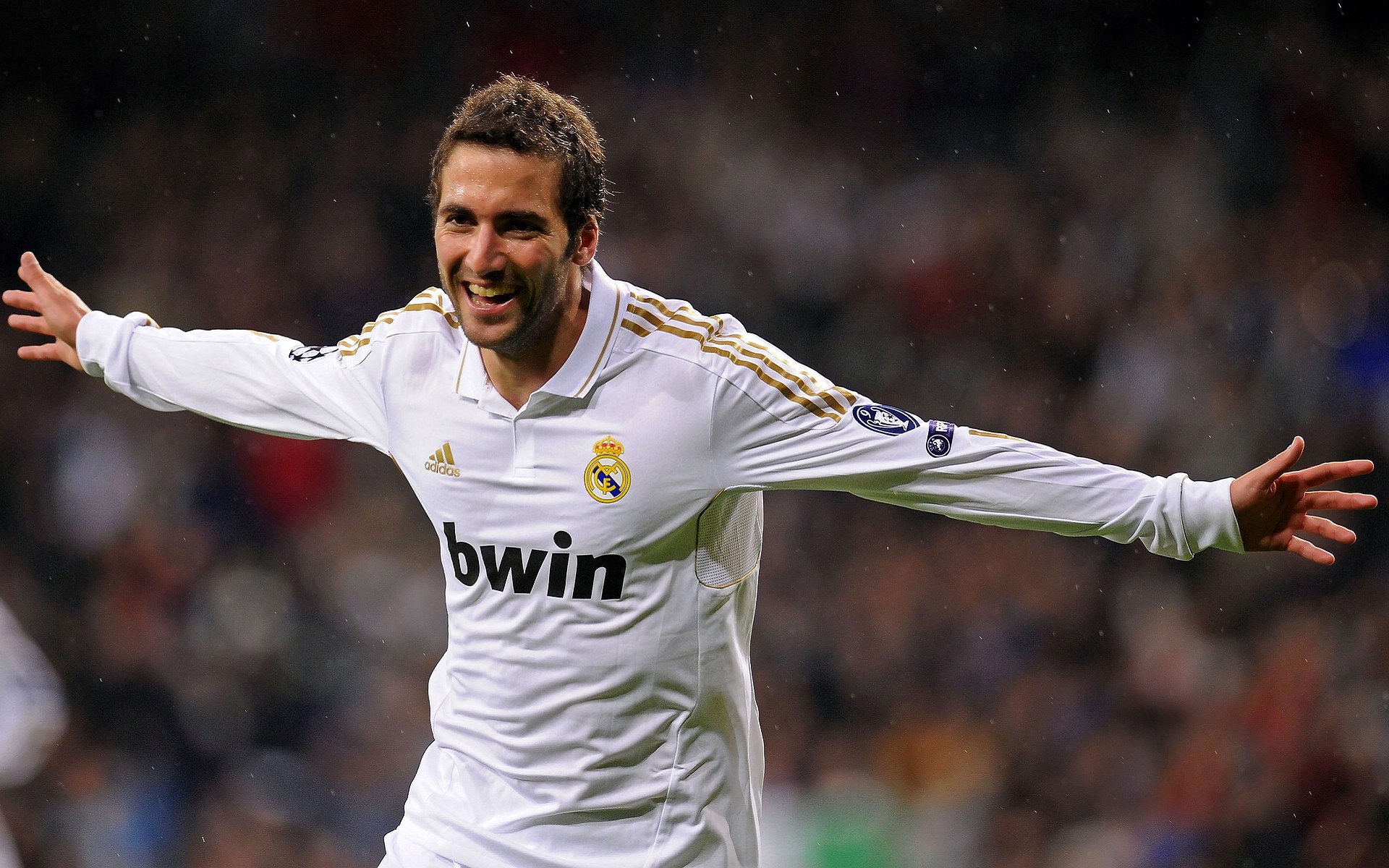 墨西哥骑手卡洛斯·汉克在巴黎奥运会后成为马术协会主席，推动马术运动发展。